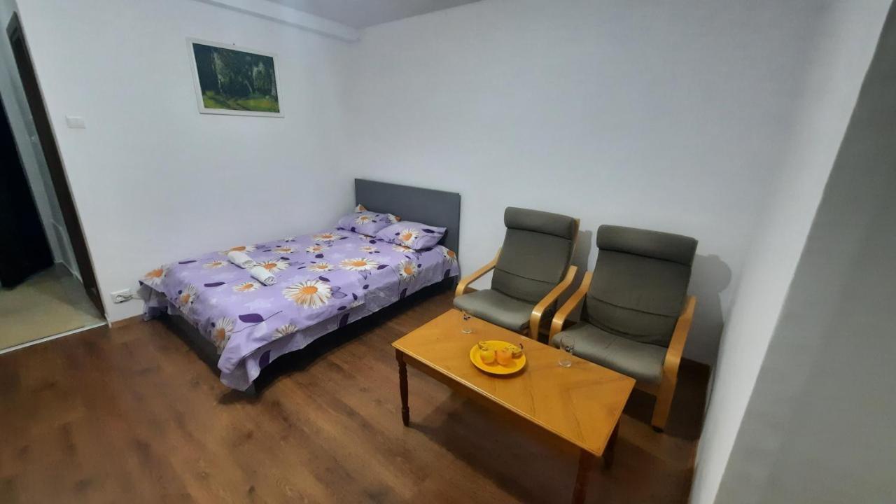 Lovely 1 Bedroom Near Arena Nationala With Ac And Free Street Parking Bukarest Eksteriør billede