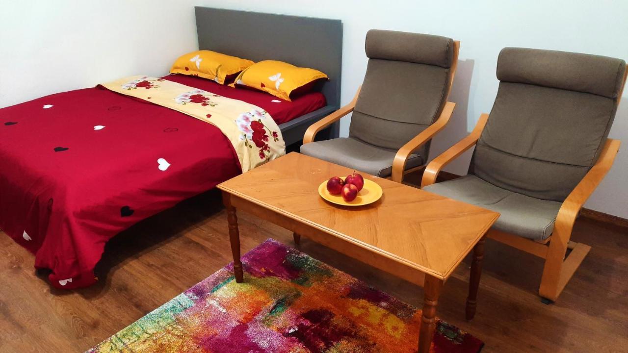 Lovely 1 Bedroom Near Arena Nationala With Ac And Free Street Parking Bukarest Eksteriør billede