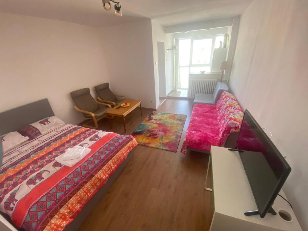 Lovely 1 Bedroom Near Arena Nationala With Ac And Free Street Parking Bukarest Eksteriør billede